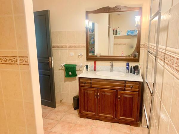 Maison de Plain-Pied - Havre de Paix et écrin de Verdure