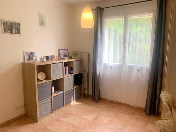 Maison de Plain-Pied - Havre de Paix et écrin de Verdure