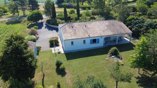 Maison de Plain-Pied - Havre de Paix et écrin de Verdure