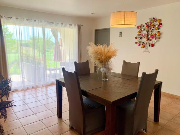 Maison de Plain-Pied - Havre de Paix et écrin de Verdure