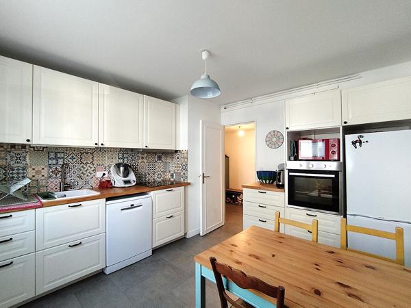 Appartement Saint Pierre Des Corps T5 proche commodité, écoles, commerces, Fil Bleu, Gare TGV, services...