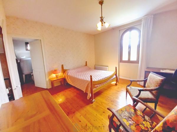 Au Bugue, maison de 129m² des années 30.