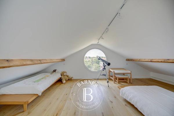 Le Mesnil-le-Roi, Maison 5 Chambres -  139 m² à vendre