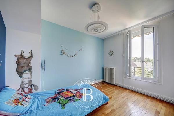 Le Mesnil-le-Roi, Maison 5 Chambres -  139 m² à vendre