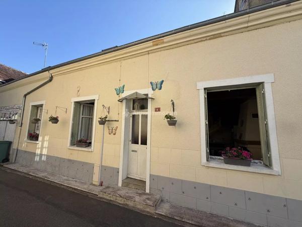 Vente                                                      Maison
                        
                     4 pièces                      84 m2                     à Vallée-de-Ronsard