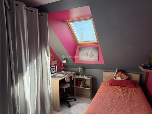 Vente                                                      Maison
                        
                     4 pièces                      84 m2                     à Vallée-de-Ronsard