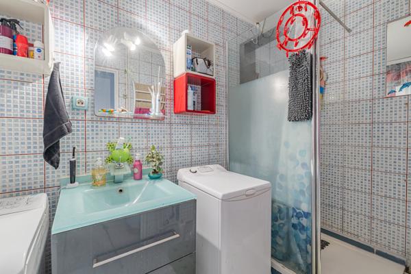 Appartement
         4 pièces
        - 79 m² Exclusivité 190 000 € *