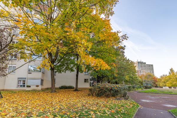 Appartement
         4 pièces
        - 79 m² Exclusivité 190 000 € *