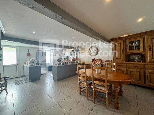 Maison de ville non-mitoyenne de 149 m² avec jardin et garage