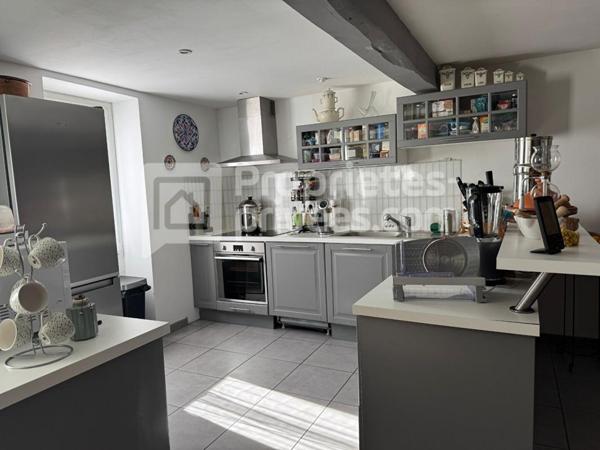 Maison de ville non-mitoyenne de 149 m² avec jardin et garage