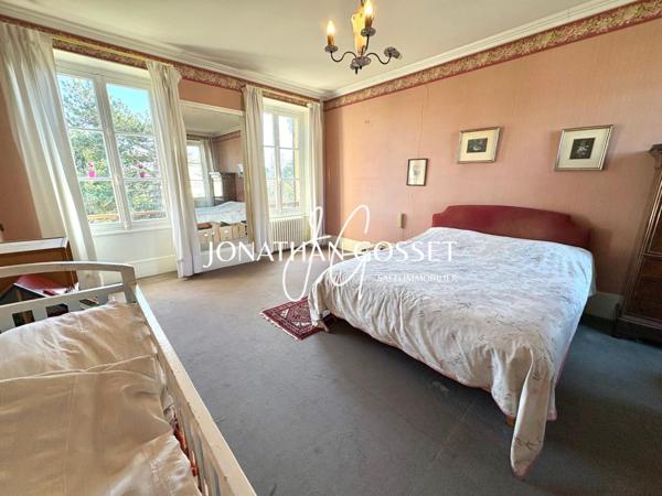 Verneuil-sur-Seine: Demeure familiale en plein centre-ville de 10pcs - 6ch - 208m² sur 1430m² de terrain