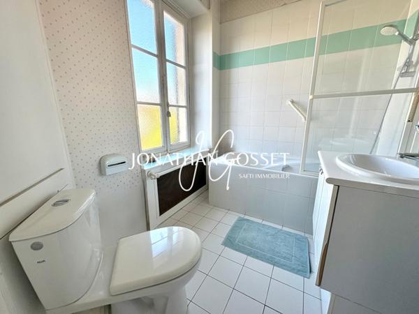 Verneuil-sur-Seine: Demeure familiale en plein centre-ville de 10pcs - 6ch - 208m² sur 1430m² de terrain