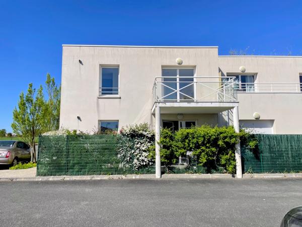 Appartement
         3 pièces
        - 70 m² 260 000 € *