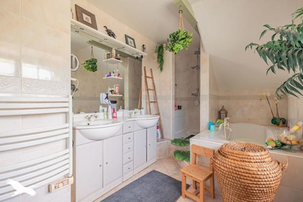 Maison à vendre |  Bords |  9 pièces | 270 m²