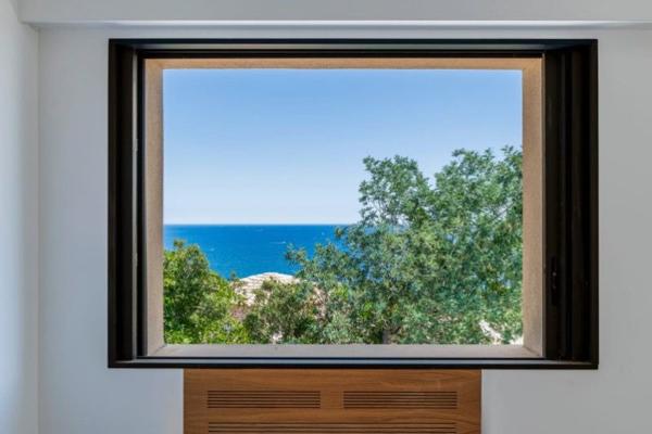 Sainte-Maxime (83120) Sainte-Maxime — Villa d’exception avec vue mer panoramique, domaine privé