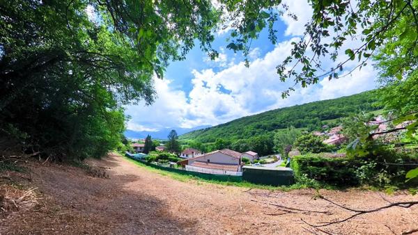 Terrain à bâtir de 2400m²