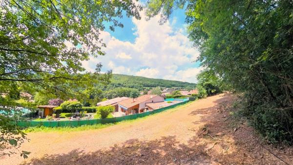 Terrain à bâtir de 2400m²