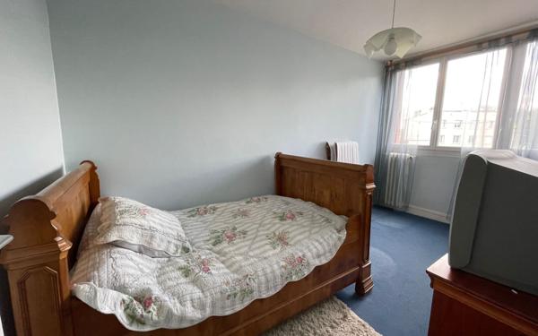 Appartement à vendre    4 pièces • 65,99 m2 Yerres