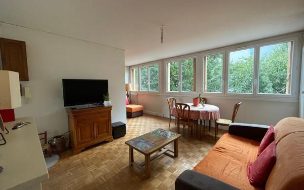 Appartement à vendre    4 pièces • 65,99 m2 Yerres