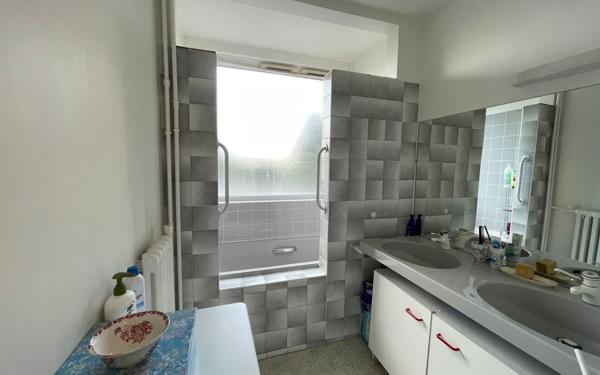 Appartement à vendre    4 pièces • 65,99 m2 Yerres