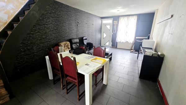 Maison St Quentinoise  2 pièce(s) 60 m2 avec courette