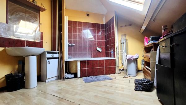 Maison St Quentinoise  2 pièce(s) 60 m2 avec courette