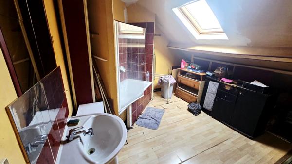 Maison St Quentinoise  2 pièce(s) 60 m2 avec courette