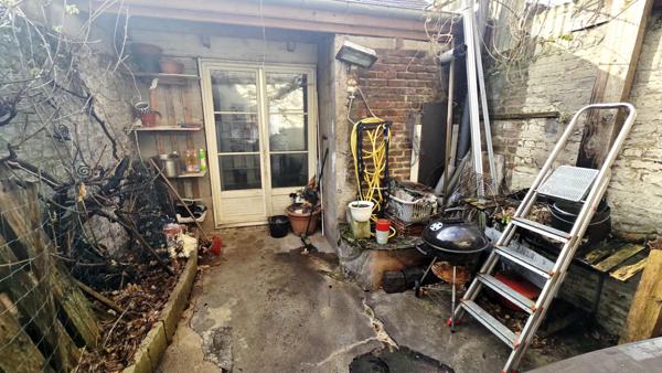 Maison St Quentinoise  2 pièce(s) 60 m2 avec courette