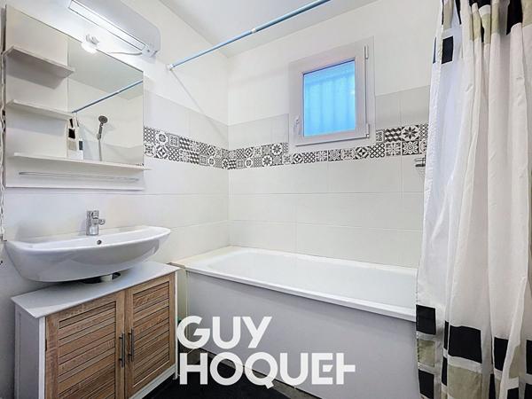 Villa Plain Pied 3 Chs + Garage + Carport et Terrain de 740 m² environ - 69840 JULIENAS