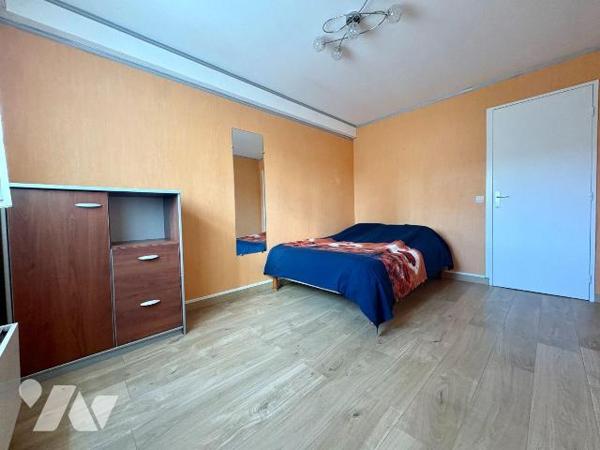 Au plein coeur de Malo les bains, dans résidence avec ascenseur, appartement bien entretenu d'u...