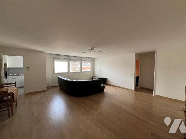 Au plein coeur de Malo les bains, dans résidence avec ascenseur, appartement bien entretenu d'u...
