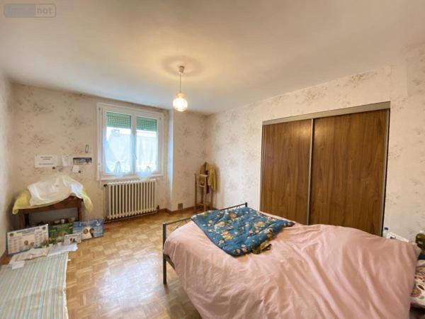 Maison à vendre à Loudéac dans les Côtes-d'Armor (22600), ref : 22110-2303