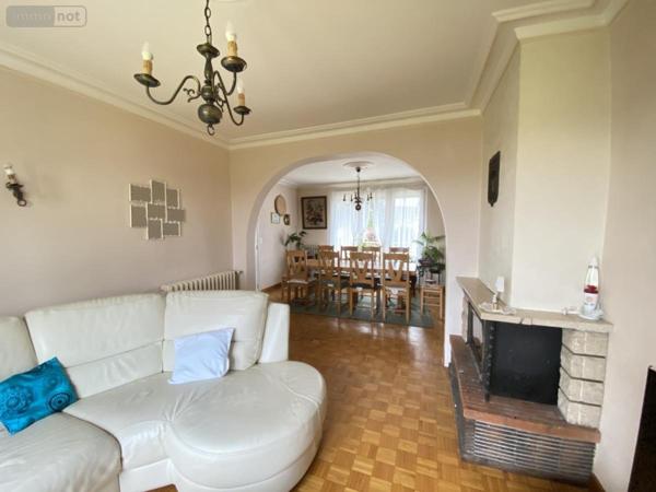 Maison à vendre à Loudéac dans les Côtes-d'Armor (22600), ref : 22110-2303