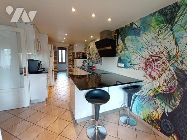 MAISON A VENDRE, CALIGNY.  

Beaucoup de charme pour cette maison de 166.53m², en très bon ét...
