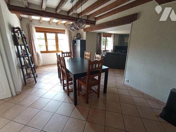 MAISON A VENDRE, CALIGNY.  

Beaucoup de charme pour cette maison de 166.53m², en très bon ét...