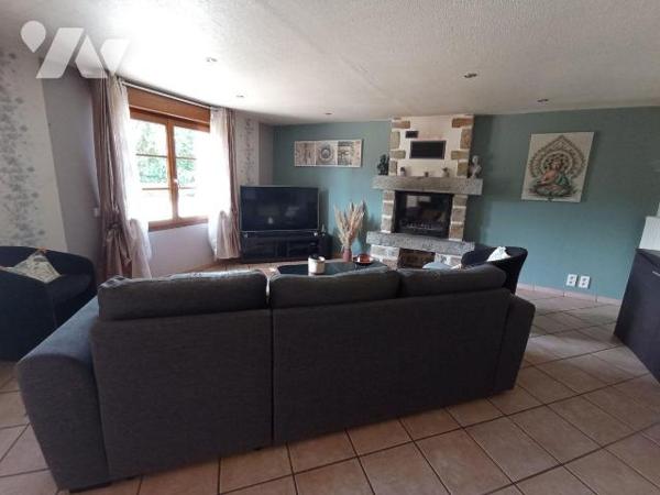 MAISON A VENDRE, CALIGNY.  

Beaucoup de charme pour cette maison de 166.53m², en très bon ét...