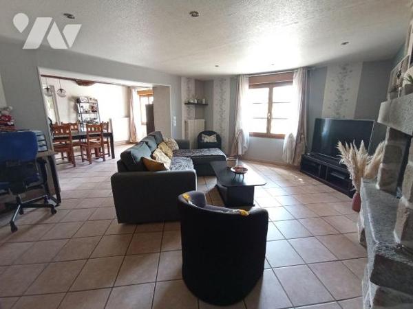 MAISON A VENDRE, CALIGNY.  

Beaucoup de charme pour cette maison de 166.53m², en très bon ét...