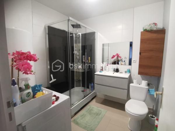 Immeuble commercial de 180 m²