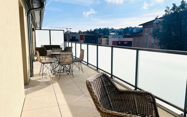 Appartement à vendre    4 pièces • 138 m2 Tassin-la-Demi-Lune