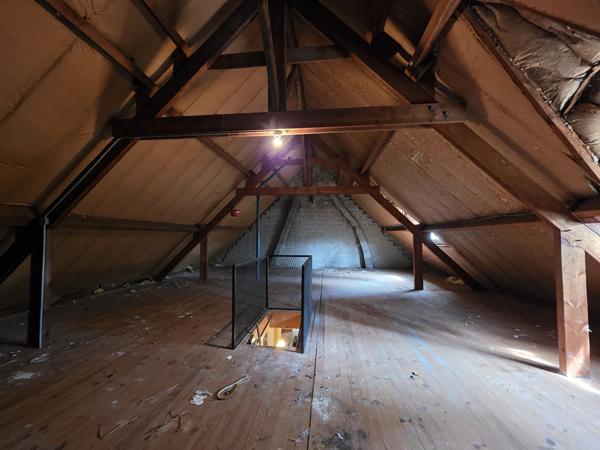 Exclusivité Agence. LESCONIL, Maison de Plain-Pied à rénover Sur Son Grand Terrain Constructible de 4833 m²