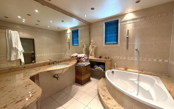 Maison à vendre    8 pièces • 190 m2 Borgo