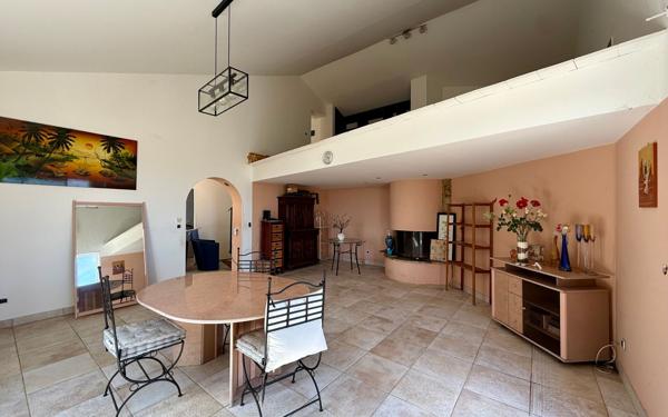 Maison à vendre    8 pièces • 190 m2 Borgo