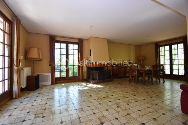 Maison traditionnelle de 225 m²
