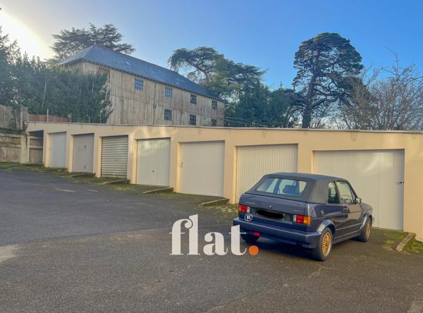 Garage
                                                                                                                                                
                                                                                                                                                
                                                                                                                                                                                                                                                                                                                        14  m²