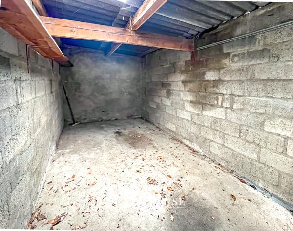 Garage
                                                                                                                                                
                                                                                                                                                
                                                                                                                                                                                                                                                                                                                        14  m²