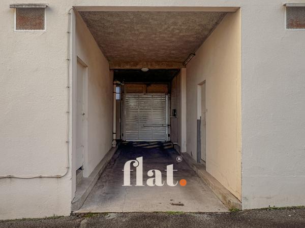 Garage
                                                                                                                                                
                                                                                                                                                
                                                                                                                                                                                                                                                                                                                        14  m²