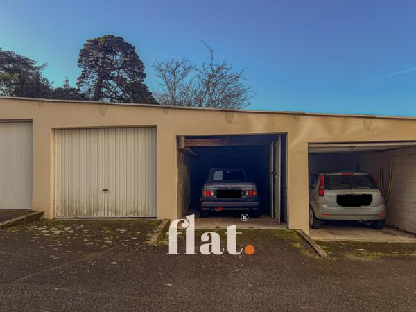 Garage
                                                                                                                                                
                                                                                                                                                
                                                                                                                                                                                                                                                                                                                        14  m²