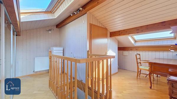 Maison Individuelle T7 de 240m2 avec piscine, terrasse, garage double, atelier indépendant, quartier calme proche centre-ville