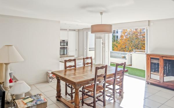 Appartement à vendre    5 pièces • 128,22 m2 Tassin-la-Demi-Lune