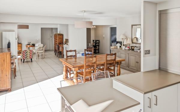 Appartement à vendre    5 pièces • 128,22 m2 Tassin-la-Demi-Lune